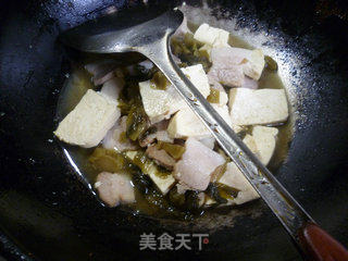 酸菜五花肉煮豆腐的做法步骤：12