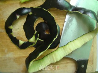 酥炸茄子皮的做法步骤：1