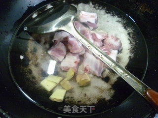 排骨茭白烧花生米的做法步骤：5
