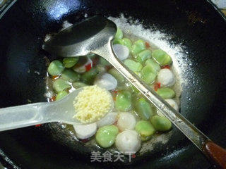 鱼丸炒蚕豆的做法步骤：12