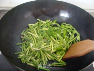 蒜苔炒青椒的做法步骤：5
