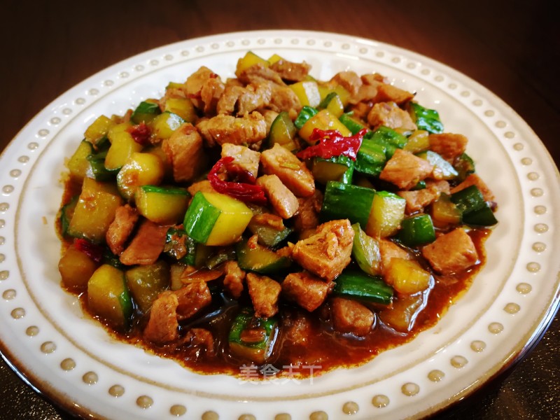 酱爆黄瓜肉丁的做法