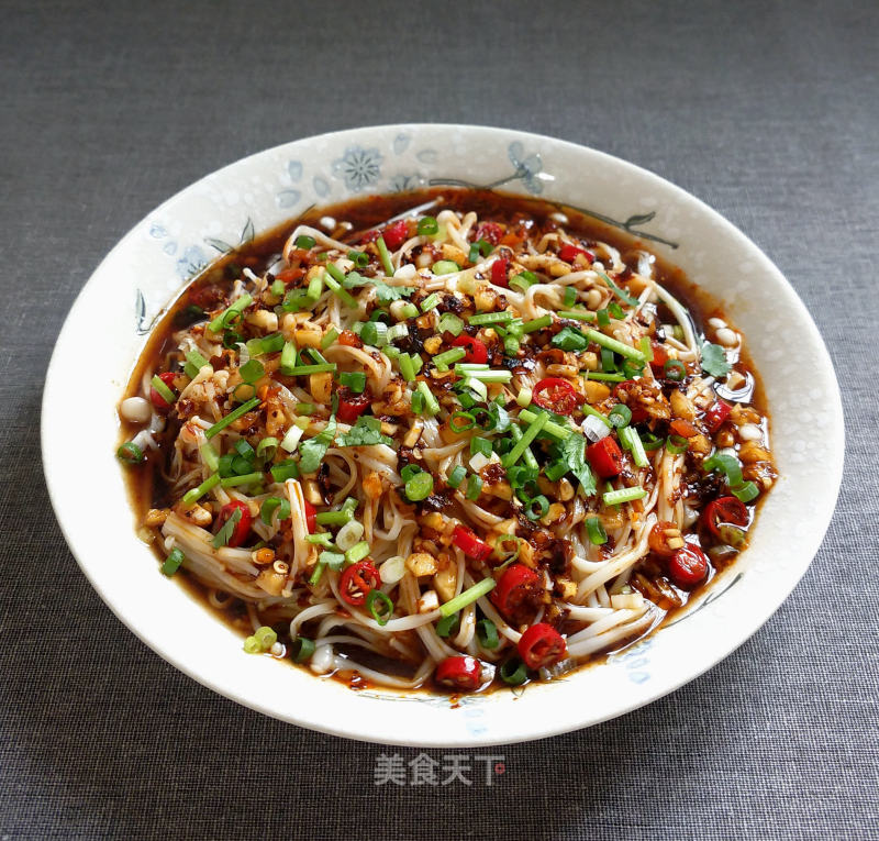 辣味凉拌金针菇的做法