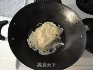 无油烟湿炒乌冬的做法步骤：2