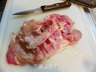 香煎鸡大腿的做法步骤：1