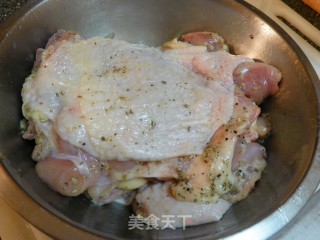 香煎鸡大腿的做法步骤：3