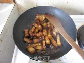 不用酱油的美味【红烧肉】的做法步骤：10