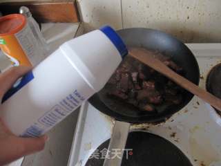 不用酱油的美味【红烧肉】的做法步骤：13