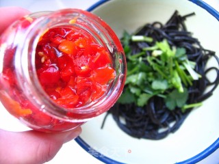 夏季快手开胃菜——爽口剁椒蕨根粉的做法步骤：4