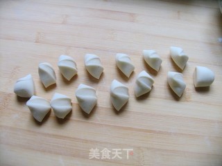 有料的饺子超级香——白菜鲜肉甜玉米蒸饺的做法步骤：9