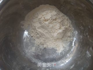 双色馒头的做法步骤：1