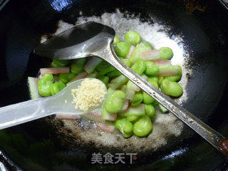 西瓜皮炒蚕豆的做法步骤：10