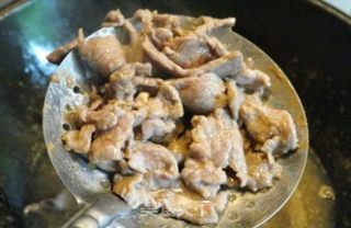 【铁板蚝油牛肉】-----嗜肉族在夏季都无法割舍的肉菜的做法步骤：7