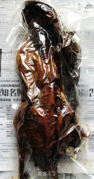 夏日滋阴极品 --- 鸭肉椒叶面的做法步骤：2
