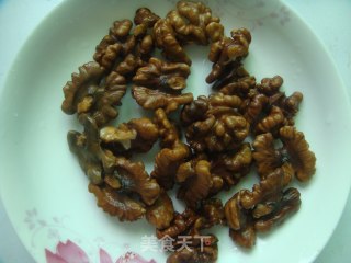 益智补脑菜~~韭菜炒核桃仁的做法步骤：5