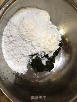 香煎蒿子粑粑的做法步骤：2