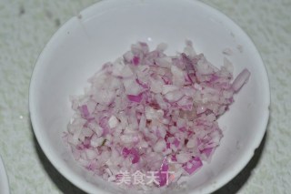 培根大虾披萨的做法步骤：1