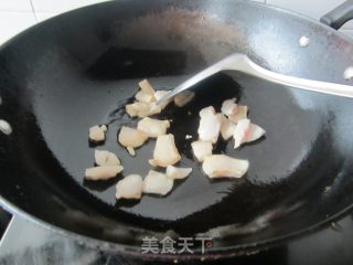酸菜炒蚕豆的做法步骤：2