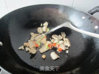 酸菜炒蚕豆的做法步骤：3