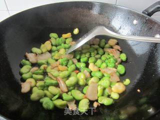 酸菜炒蚕豆的做法步骤：4