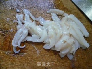 剁椒鱿鱼炒毛豆的做法步骤：5