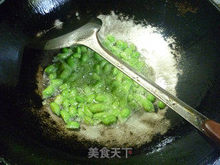 剁椒鱿鱼炒毛豆的做法步骤：8