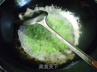 剁椒鱿鱼炒毛豆的做法步骤：9