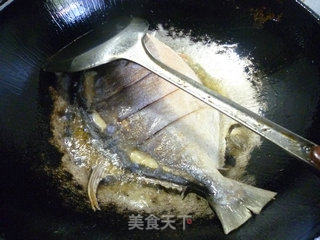 糖醋金鲳鱼的做法步骤：5