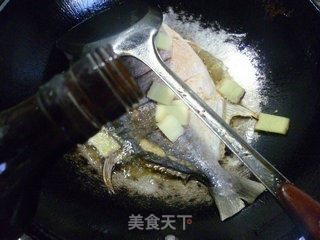 糖醋金鲳鱼的做法步骤：6