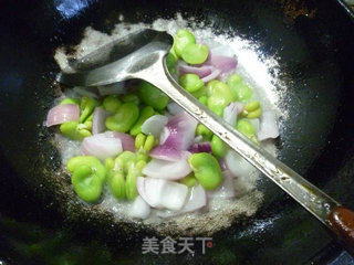洋葱炒蚕豆的做法步骤：8