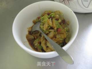 【电饭煲做好吃的饭】酱汁咸肉菜饭的做法步骤：10