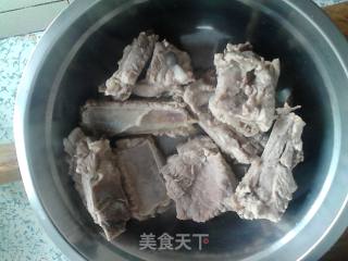 糖醋排骨的做法步骤：1