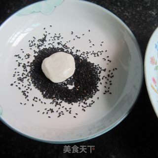糯米芝麻糕的做法步骤：2