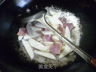 茭白风干肉炒荷兰豆的做法步骤：12