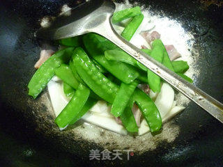 茭白风干肉炒荷兰豆的做法步骤：13
