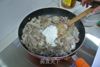 Beef Stroganoff (沙拉酱牛肉)的做法步骤：11