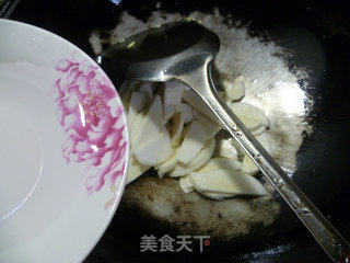 茭白鸡蛋炒西瓜皮的做法步骤：11