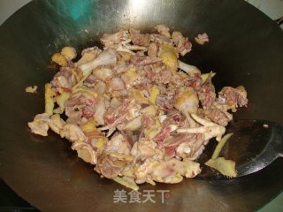 【香菇黄酒焖滑鸡】---营养 美味的组合的做法步骤：5