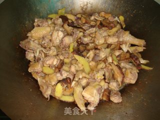 【香菇黄酒焖滑鸡】---营养 美味的组合的做法步骤：7