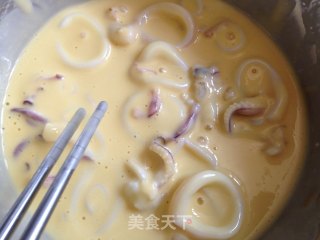 酥炸鱿鱼圈的做法步骤：7