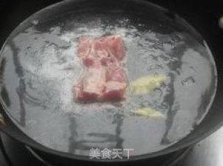 【大刀蒜泥白肉】附自制复制酱油做法------男人也需要宠爱的做法步骤：1