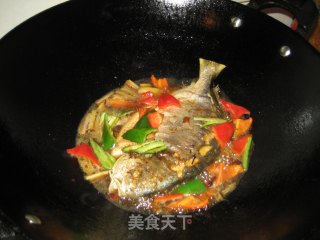 红烧金鲳鱼的做法步骤：6