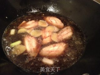 可乐鸡翅中的做法步骤：6