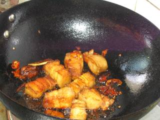 肥而不腻的红烧肉的做法步骤：6