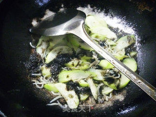 紫菜小海蜒炒夜开花的做法步骤：9