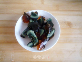 皮蛋豆腐的做法步骤：5