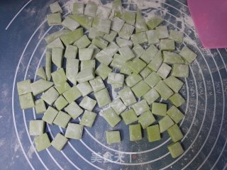 吸引小盆友的美食--翡翠蝴蝶面&螺旋面的做法步骤：16