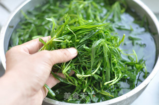 葱油扫帚苗的做法步骤：1