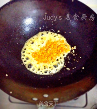 Judy's 自制蟹黄豆腐的做法步骤：5