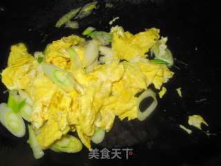 大葱炒鸡蛋的做法步骤：7